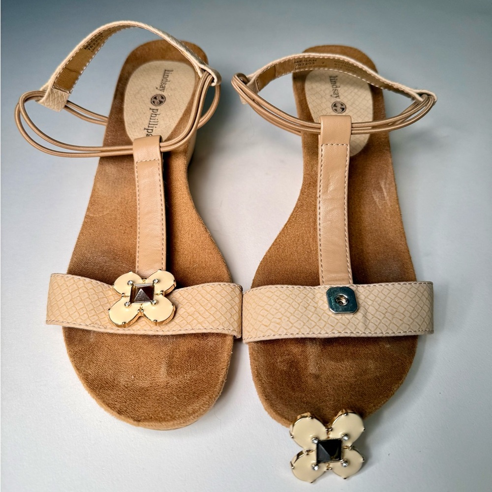 Lindsay Phillips Megan Tan Wedge T- Strap Sandals Snap Shoes Size 7 - Picture 4 of 7